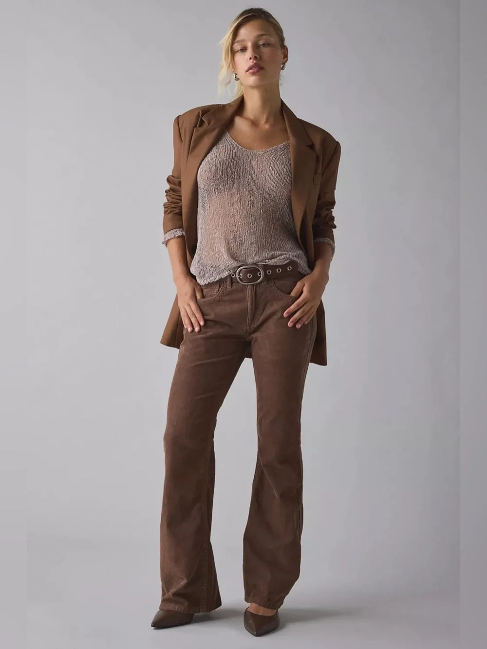 UO BDG Teo Relaxed Low-Rise Bootcut Corduroy Pants - Picture 2 of 5